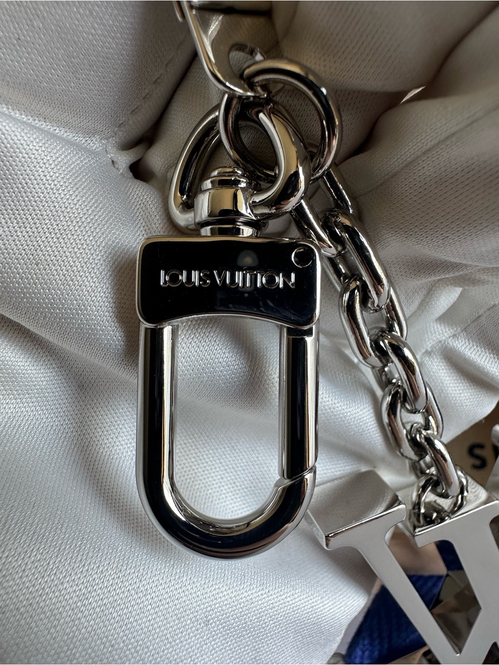 Louis Vuitton Porte-Clés Initiales LV Bag Charm Key Holder Silver M65071 - Picture 7 of 13